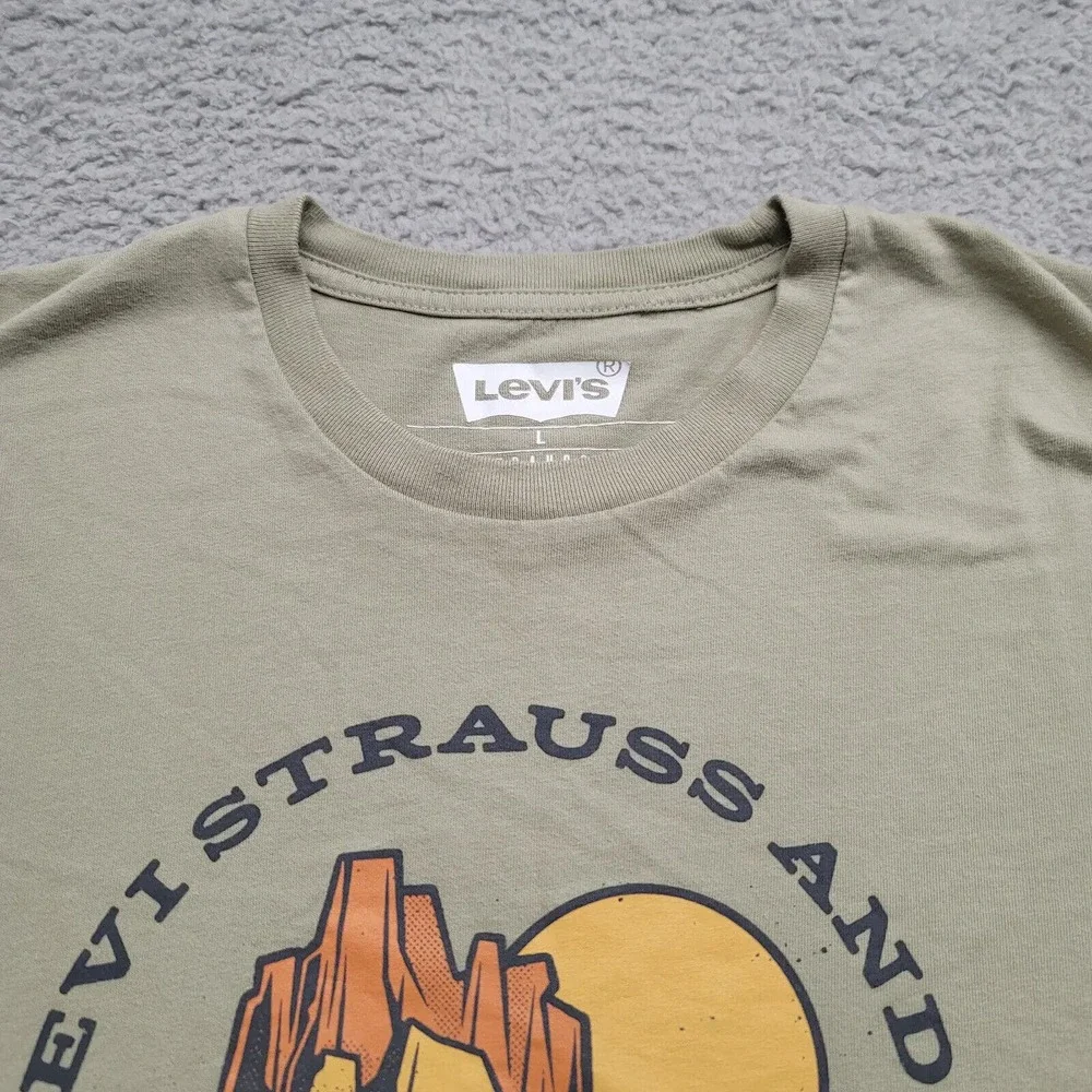 Levi's Shirt Mens Large Green Desert Plains‎ Graphic Outdoors Casual Spellout